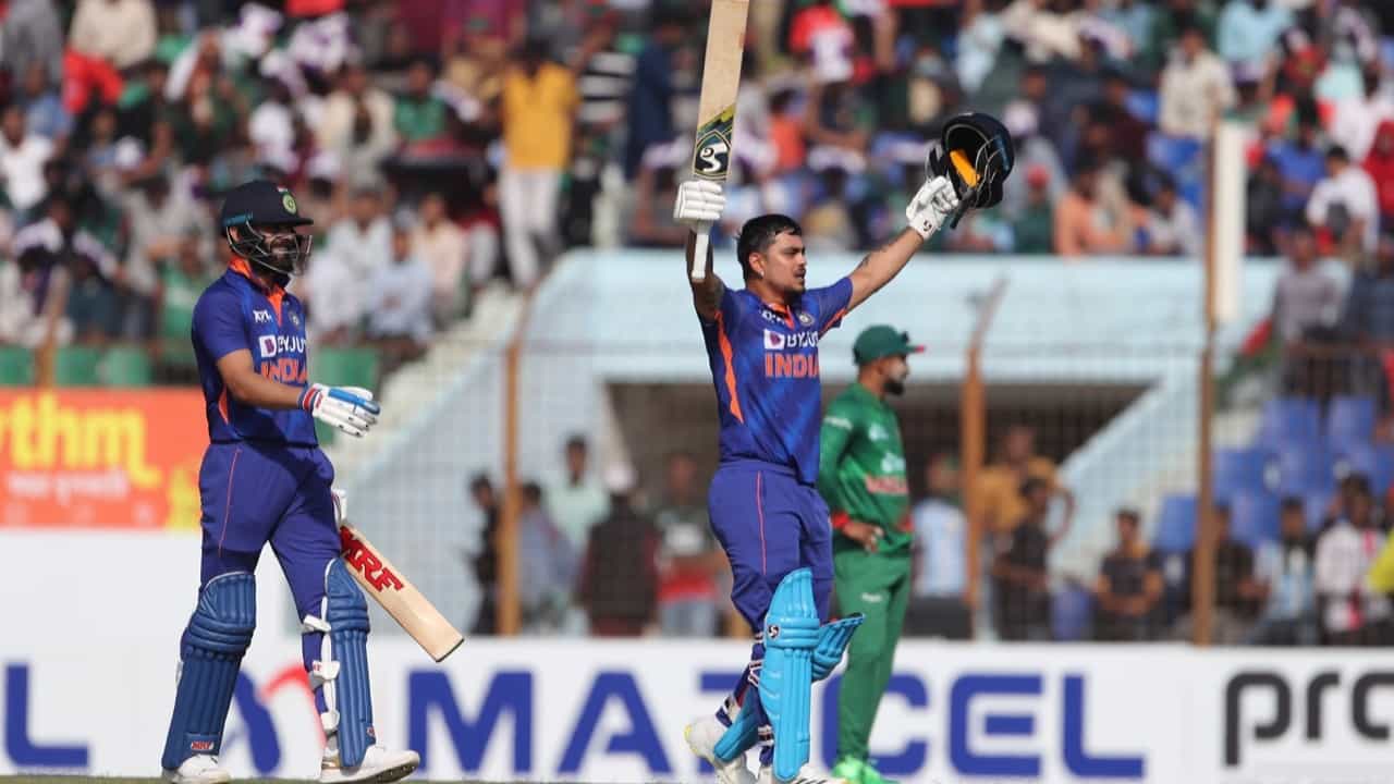 IND vs BAN: 15 ಬೌಂಡರಿ, 3 ಸಿಕ್ಸರ್; ಏಕದಿನ ಕ್ರಿಕೆಟ್ನಲ್ಲಿ ಚೊಚ್ಚಲ ಶತಕ ಸಿಡಿಸಿದ ಇಶಾನ್ ಕಿಶನ್..! IND vs BAN: 15 ಬೌಂಡರಿ, 3 ಸಿಕ್ಸರ್; ಏಕದಿನ ಕ್ರಿಕೆಟ್ನಲ್ಲಿ ಚೊಚ್ಚಲ ಶತಕ ಸಿಡಿಸಿದ ಇಶಾನ್ ಕಿಶನ್..!