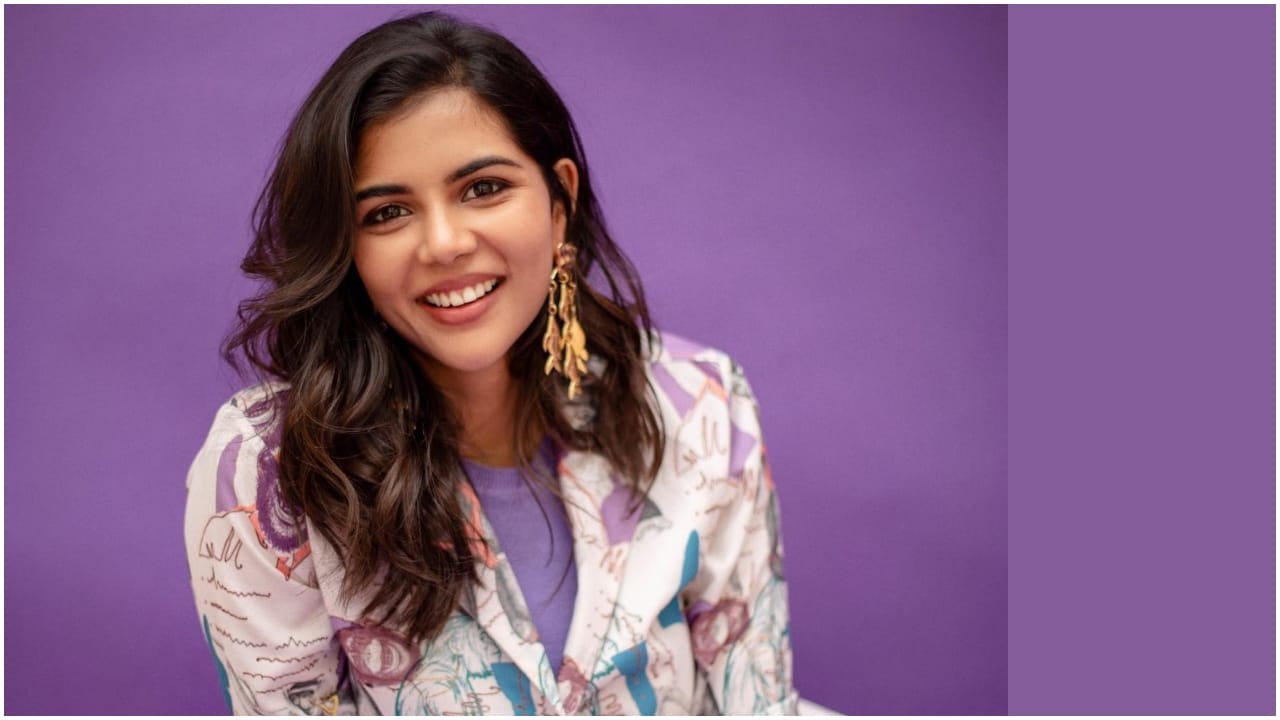 ಖ್ಯಾತ ನಟಿ ಕಲ್ಯಾಣಿ ಪ್ರಿಯದರ್ಶನ್ ಅವರು ಚಿತ್ರರಂಗಕ್ಕೆ ಕಾಲಿಟ್ಟು 5 ವರ್ಷ ಪೂರೈಸಿದ್ದಾರೆ. ಆ ಖುಷಿಯಲ್ಲಿ ಅವರು ಅಭಿಮಾನಿಗಳಿಗೆ ಧನ್ಯವಾದ ಅರ್ಪಿಸಿದ್ದಾರೆ. ಎಲ್ಲರೂ ಅವರಿಗೆ ಅಭಿನಂದನೆ ತಿಳಿಸುತ್ತಿದ್ದಾರೆ.