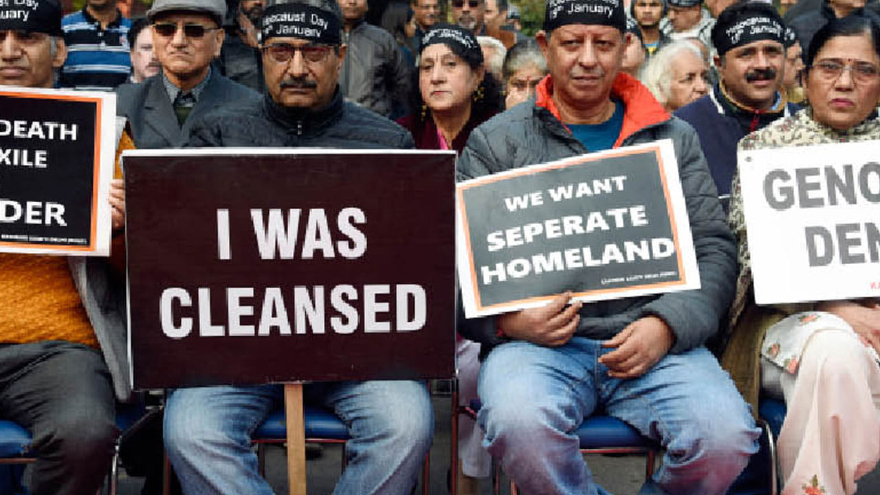 ಕಾಶ್ಮೀರ ಪಂಡಿತರಿಗೆ ಭಯೋತ್ಪಾದರಿಂದ ಮತ್ತೆ ಜೀವ ಬೆದರಿಕೆ, ಹಿಟ್ ಲಿಸ್ಟ್ ಬಿಡುಗಡೆ ಕಾಶ್ಮೀರ ಪಂಡಿತರಿಗೆ ಭಯೋತ್ಪಾದರಿಂದ ಮತ್ತೆ ಜೀವ ಬೆದರಿಕೆ, ಹಿಟ್ ಲಿಸ್ಟ್ ಬಿಡುಗಡೆ