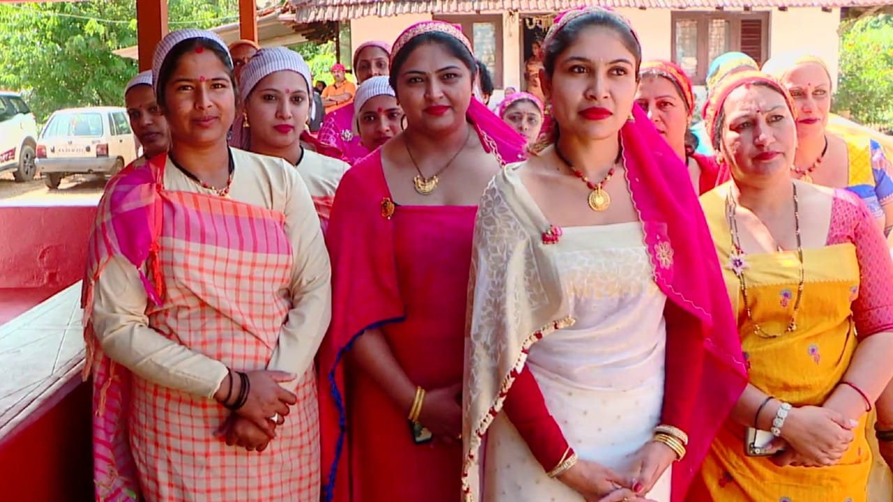 ದೇಶದಲ್ಲಿ ಯಾರಿಗೂ ಇಲ್ಲದ ವಿಶೇಷ ವಿನಾಯಿತಿ ಕೊಡಗಿನ ಜನ್ರಿಗೆ ಕೋವಿ ಬಳಸಲು ಇದೆ. ಇದು ಶತಮಾನಗಳಿಂದಲೂ ನಡೆದುಕೊಂಡು ಬಂದ ಪದ್ದತಿ, ಇದೇ ಕಾರಣಕ್ಕೆ ಕೋವಿ ಕೊಡಗಿನವರ ಪಾಲಿಗೆ ಕೇವಲ ಆಯುಧವಲ್ಲ, ಅದೊಂದು ಧಾರ್ಮಿಕ ಸಂಕೇತ. ಹಾಗಾಗಿ ಈಗಿನ ಯುವ ಪೀಳಿಗೆಗೆ ಕೋವಿಗೂ ಕೊಡಗಿನ ಜನರಿಗೂ ಇರೋ ಅವಿನಾಭಾವ ಸಂಬಂಧದ ಪರಂಪರೆಯನ್ನು ತಿಳಿಸಲು ಈ ಕೋವಿ ಉತ್ಸವ ಮಹತ್ವ ಪಡೆದಿದೆ.