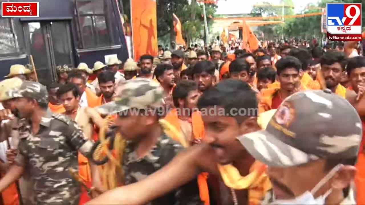 ಹನುಮ ಮಾಲಾಧಾರಿಗಳ ಸಂಕೀರ್ತನಾ ಯಾತ್ರೆ: ಮಾಲಾಧಾರಿಯಿಂದ ಶ್ರೀರಂಗಪಟ್ಟಣದ ಜಾಮಿಯಾ ಮಸೀದಿ ಒಳಗೆ ನುಗ್ಗಲು ವಿಫಲ ಯತ್ನ