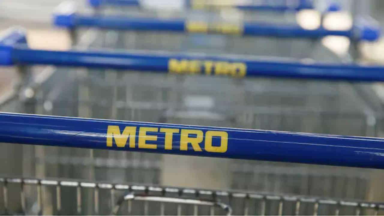Metro Cash & Carry: 2,850 ಕೋಟಿಗೆ ರಿಲಯನ್ಸ್ ರಿಟೇಲ್ ಪಾಲಾದ ಮೆಟ್ರೊ ಕ್ಯಾಶ್ ಆ್ಯಂಡ್ ಕ್ಯಾರಿ Metro Cash & Carry: 2,850 ಕೋಟಿಗೆ ರಿಲಯನ್ಸ್ ರಿಟೇಲ್ ಪಾಲಾದ ಮೆಟ್ರೊ ಕ್ಯಾಶ್ ಆ್ಯಂಡ್ ಕ್ಯಾರಿ