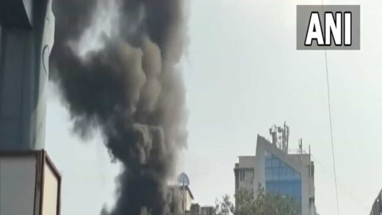 Mumbai fire accident: ಆಸ್ಪತ್ರೆ ಪಕ್ಕದ ಕಟ್ಟಡದಲ್ಲಿ ಅಗ್ನಿ ಅವಘಡ, 1 ಸಾವು, 22 ಮಂದಿಗೆ ಗಾಯ Mumbai fire accident: ಆಸ್ಪತ್ರೆ ಪಕ್ಕದ ಕಟ್ಟಡದಲ್ಲಿ ಅಗ್ನಿ ಅವಘಡ, 1 ಸಾವು, 22 ಮಂದಿಗೆ ಗಾಯ