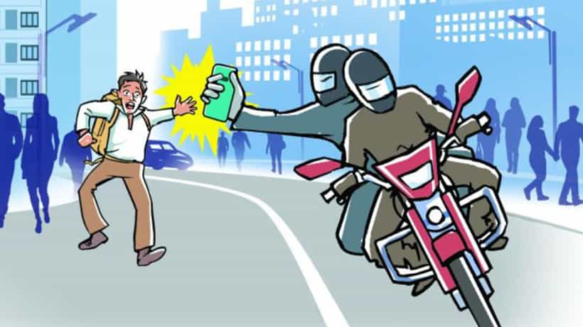Mobile Snatching: ಕದ್ದ ಮೊಬೈಲ್ಗಳ ಐಎಂಇಐ ನಂಬರ್ ಬದಲಾವಣೆ: ಟೆಕ್ನಾಲಜಿ ಬಳಸಿ ಪೊಲೀಸರ ಕಣ್ಣಿಗೆ ಮಣ್ಣೆರಚಿದ ಖದೀಮರು
