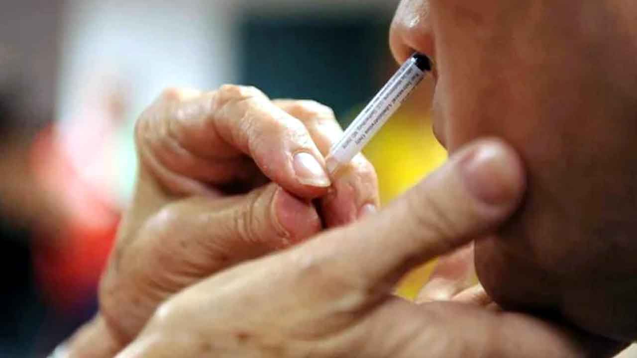 4th Dose Vaccination: ಚೀನಾದಲ್ಲಿ ಕೊರೊನಾ ಸೋಂಕು ತೀವ್ರಗೊಂಡ ಬೆನ್ನಲ್ಲೇ ಭಾರತದಲ್ಲಿ 4ನೇ ಡೋಸ್ ಲಸಿಕೆ ಬಗ್ಗೆ ಚಿಂತನೆ ಆರಂಭ 4th Dose Vaccination: ಚೀನಾದಲ್ಲಿ ಕೊರೊನಾ ಸೋಂಕು ತೀವ್ರಗೊಂಡ ಬೆನ್ನಲ್ಲೇ ಭಾರತದಲ್ಲಿ 4ನೇ ಡೋಸ್ ಲಸಿಕೆ ಬಗ್ಗೆ ಚಿಂತನೆ ಆರಂಭ