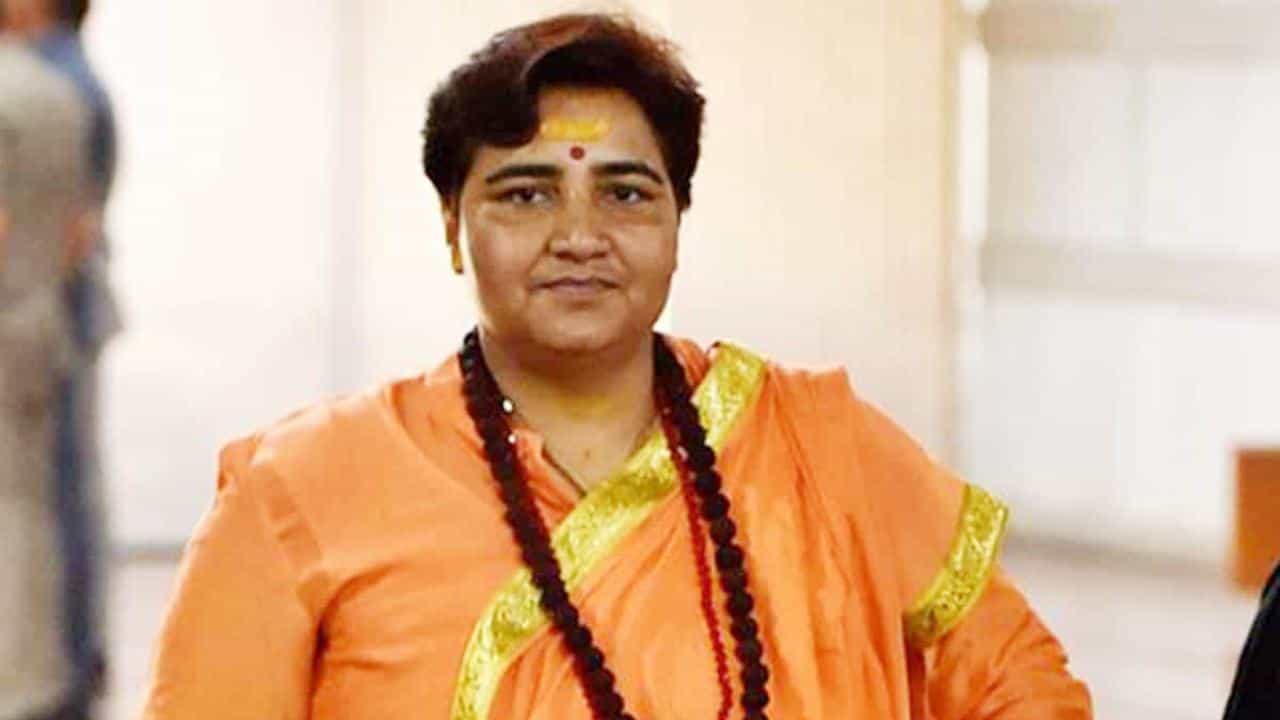 Pragya Singh Thakur: ಕ್ರೈಸ್ತ ಮಿಶನರಿ ಶಾಲೆಯಲ್ಲಿ ಕಲಿತ ಮಕ್ಕಳು ತಂದೆ-ತಾಯಿಯನ್ನು ವೃದ್ಧಾಶ್ರಮಕ್ಕೆ ಕಳಿಸುತ್ತಾರೆ: ಪ್ರಜ್ಞಾ ಸಿಂಗ್ ಠಾಕೂರ್ Pragya Singh Thakur: ಕ್ರೈಸ್ತ ಮಿಶನರಿ ಶಾಲೆಯಲ್ಲಿ ಕಲಿತ ಮಕ್ಕಳು ತಂದೆ-ತಾಯಿಯನ್ನು ವೃದ್ಧಾಶ್ರಮಕ್ಕೆ ಕಳಿಸುತ್ತಾರೆ: ಪ್ರಜ್ಞಾ ಸಿಂಗ್ ಠಾಕೂರ್