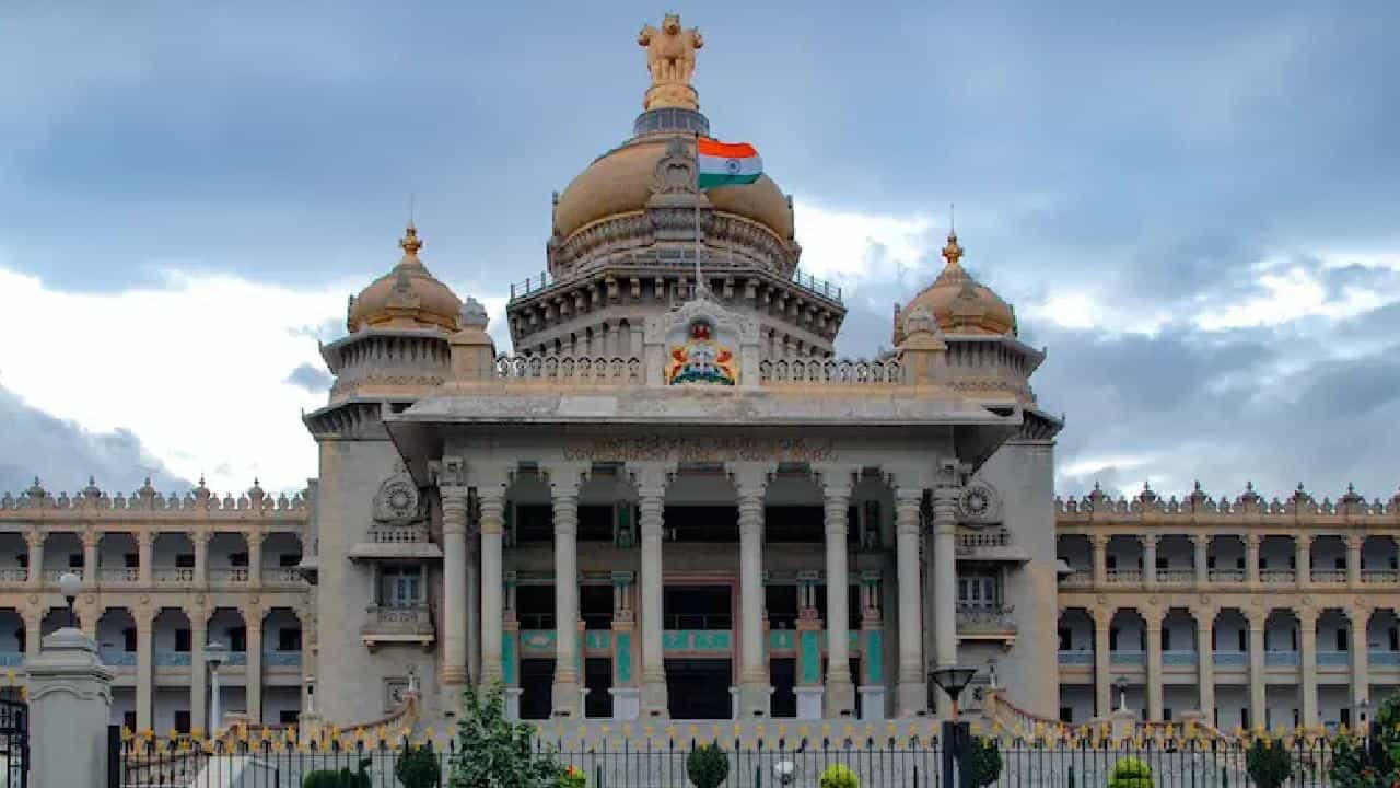 ಉದ್ಘೋಷಿತ ಅಪರಾಧಿಗಳ ಸುಳಿವು ಕೊಟ್ಟವರಿಗೆ ಸರ್ಕಾರದಿಂದ ಸಿಗಲಿದೆ 5 ಲಕ್ಷ ರೂ. ಬಹುಮಾನ