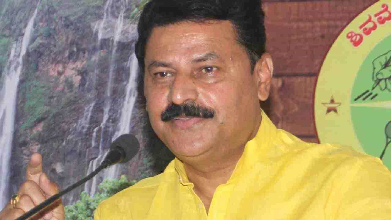 ಪರೇಶ್ ಮೇಸ್ತಾ ಪ್ರಕರಣ ಇಟ್ಟುಕೊಂಡು ರಾಜ್ಯದಲ್ಲಿ ಬೆಂಕಿ ಹಾಕಿದ್ರು: ಬಿಜೆಪಿ ವಿರುದ್ಧ ಬೇಳೂರು ಗೋಪಾಲಕೃಷ್ಣ ಕೆಂಡ ಪರೇಶ್ ಮೇಸ್ತಾ ಪ್ರಕರಣ ಇಟ್ಟುಕೊಂಡು ರಾಜ್ಯದಲ್ಲಿ ಬೆಂಕಿ ಹಾಕಿದ್ರು: ಬಿಜೆಪಿ ವಿರುದ್ಧ ಬೇಳೂರು ಗೋಪಾಲಕೃಷ್ಣ ಕೆಂಡ