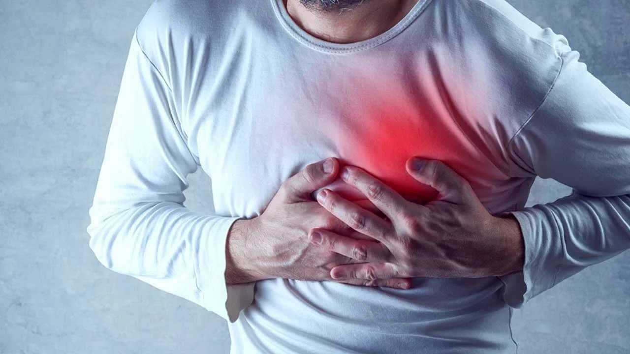 Heart Attack: ನಿಮಗೆ ಹೃದಯಾಘಾತದ ಅಪಾಯ ಎದುರಾಗಬಾರದು ಎಂದಿದ್ದರೆ ಈ ಒಂದು ವಿಚಾರವನ್ನು ಸದಾ ನೆನಪಿನಲ್ಲಿಡಿ Heart Attack: ನಿಮಗೆ ಹೃದಯಾಘಾತದ ಅಪಾಯ ಎದುರಾಗಬಾರದು ಎಂದಿದ್ದರೆ ಈ ಒಂದು ವಿಚಾರವನ್ನು ಸದಾ ನೆನಪಿನಲ್ಲಿಡಿ