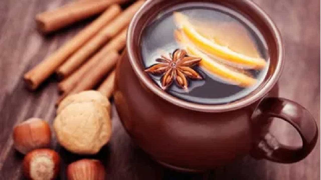 Winter Drink: ಚಳಿಗಾಲದಲ್ಲಿ ಕಾಡುವ ರೋಗಗಳಿಗೆ ಆಯುರ್ವೇದಿಕ್ ಪಾನೀಯಗಳು Winter Drink: ಚಳಿಗಾಲದಲ್ಲಿ ಕಾಡುವ ರೋಗಗಳಿಗೆ ಆಯುರ್ವೇದಿಕ್ ಪಾನೀಯಗಳು