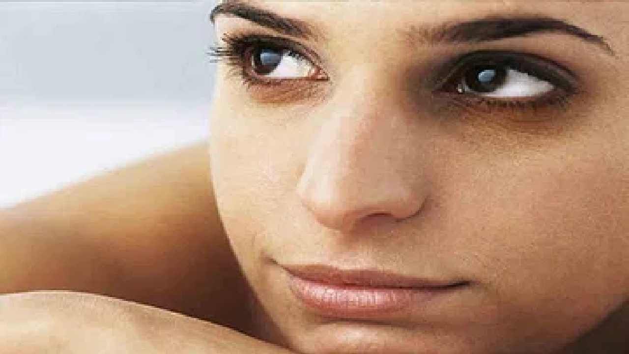 Dark Circles Removal Tips: ಬಾದಾಮಿ ಎಣ್ಣೆಯಿಂದ ಕಣ್ಣಿನ ಕೆಳಗಿರುವ ಕಪ್ಪು ಕಲೆಯನ್ನು ನಿವಾರಿಸಬಹುದು Dark Circles Removal Tips: ಬಾದಾಮಿ ಎಣ್ಣೆಯಿಂದ ಕಣ್ಣಿನ ಕೆಳಗಿರುವ ಕಪ್ಪು ಕಲೆಯನ್ನು ನಿವಾರಿಸಬಹುದು