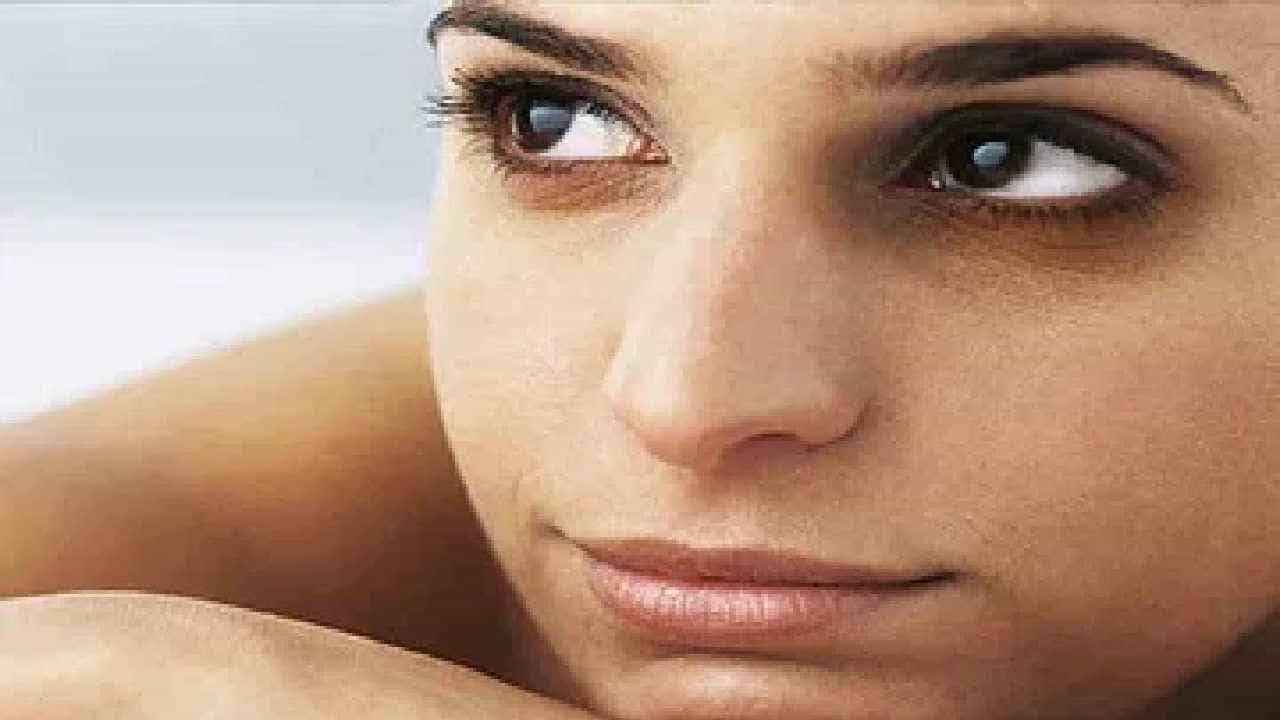 Dark Circles Removal Tips: ಬಾದಾಮಿ ಎಣ್ಣೆಯಿಂದ ಕಣ್ಣಿನ ಕೆಳಗಿರುವ ಕಪ್ಪು ಕಲೆಯನ್ನು ನಿವಾರಿಸಬಹುದು Dark Circles Removal Tips: ಬಾದಾಮಿ ಎಣ್ಣೆಯಿಂದ ಕಣ್ಣಿನ ಕೆಳಗಿರುವ ಕಪ್ಪು ಕಲೆಯನ್ನು ನಿವಾರಿಸಬಹುದು