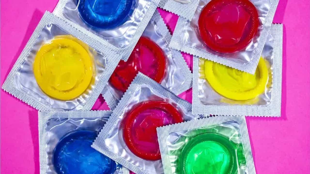 Free Condoms: ಜ. 1ರಿಂದ 25 ವರ್ಷದೊಳಗಿನ ಯುವಕರಿಗೆ ಉಚಿತ ಕಾಂಡೋಮ್; ಫ್ರಾನ್ಸ್ ಸರ್ಕಾರ ಘೋಷಣೆ Free Condoms: ಜ. 1ರಿಂದ 25 ವರ್ಷದೊಳಗಿನ ಯುವಕರಿಗೆ ಉಚಿತ ಕಾಂಡೋಮ್; ಫ್ರಾನ್ಸ್ ಸರ್ಕಾರ ಘೋಷಣೆ