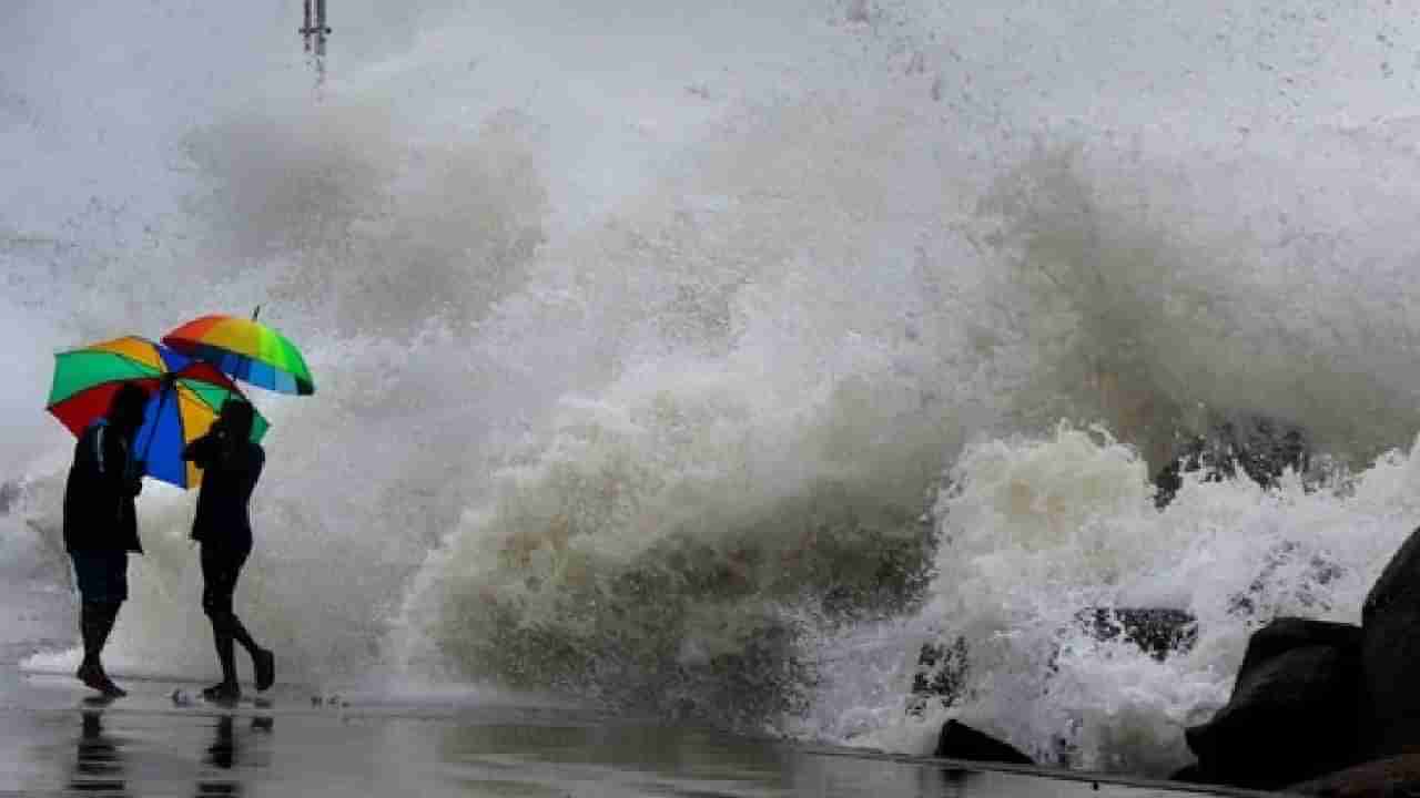 Karnataka Rain: ಕರ್ನಾಟಕದ ಕರಾವಳಿ, ದಕ್ಷಿಣ ಒಳನಾಡಿನಲ್ಲಿ ಇಂದು ಭಾರೀ ಮಳೆ; 15 ಜಿಲ್ಲೆಗಳಿಗೆ ಹಳದಿ ಅಲರ್ಟ್​