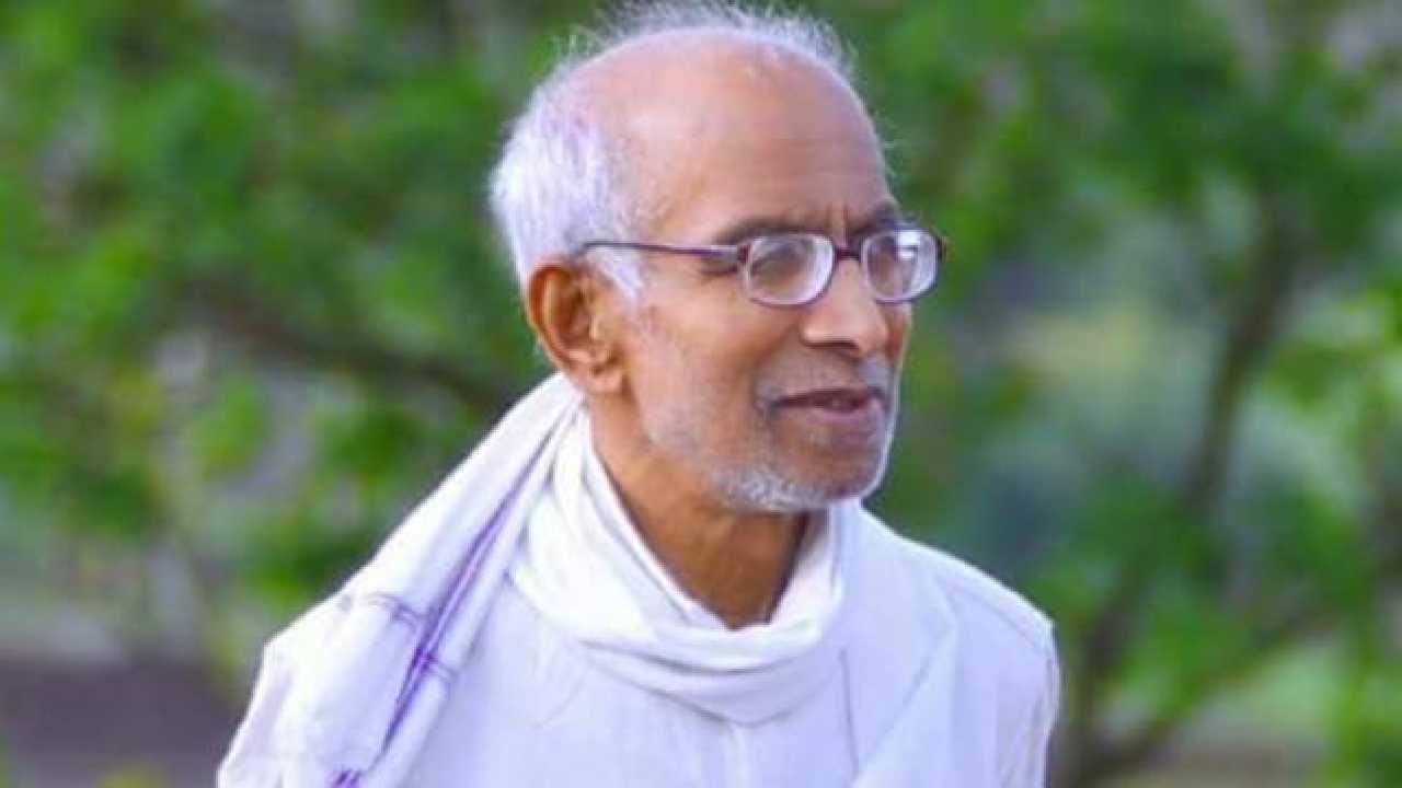 Siddeshwara Swamiji Obituary: ವಿಜಯಪುರದ ಪ್ರಸಿದ್ಧ ಪ್ರವಚನಕಾರ ಆಧ್ಯಾತ್ಮಿಕ ಗುರು ಸಿದ್ದೇಶ್ವರ ಸ್ವಾಮೀಜಿಯವರ ಹುಟ್ಟು, ಬಾಲ್ಯ, ಜೀವನ ಸಾಧನೆ Siddeshwara Swamiji Obituary: ವಿಜಯಪುರದ ಪ್ರಸಿದ್ಧ ಪ್ರವಚನಕಾರ ಆಧ್ಯಾತ್ಮಿಕ ಗುರು ಸಿದ್ದೇಶ್ವರ ಸ್ವಾಮೀಜಿಯವರ ಹುಟ್ಟು, ಬಾಲ್ಯ, ಜೀವನ ಸಾಧನೆ