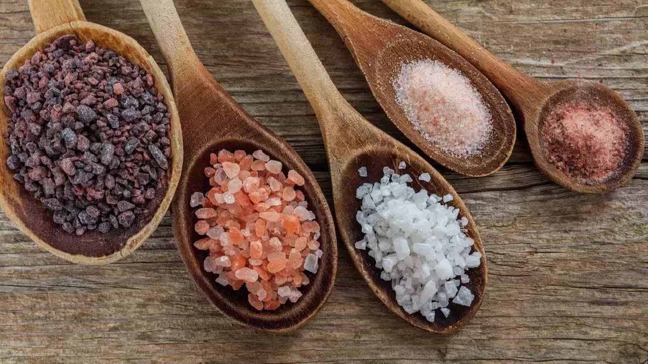 Sea Salt Vs Table Salt: ಸಮುದ್ರದ ಉಪ್ಪು ಅಥವಾ ಪುಡಿ ಉಪ್ಪು ಯಾವುದು ಆರೋಗ್ಯಕ್ಕೆ ಒಳ್ಳೆಯದು? Sea Salt Vs Table Salt: ಸಮುದ್ರದ ಉಪ್ಪು ಅಥವಾ ಪುಡಿ ಉಪ್ಪು ಯಾವುದು ಆರೋಗ್ಯಕ್ಕೆ ಒಳ್ಳೆಯದು?