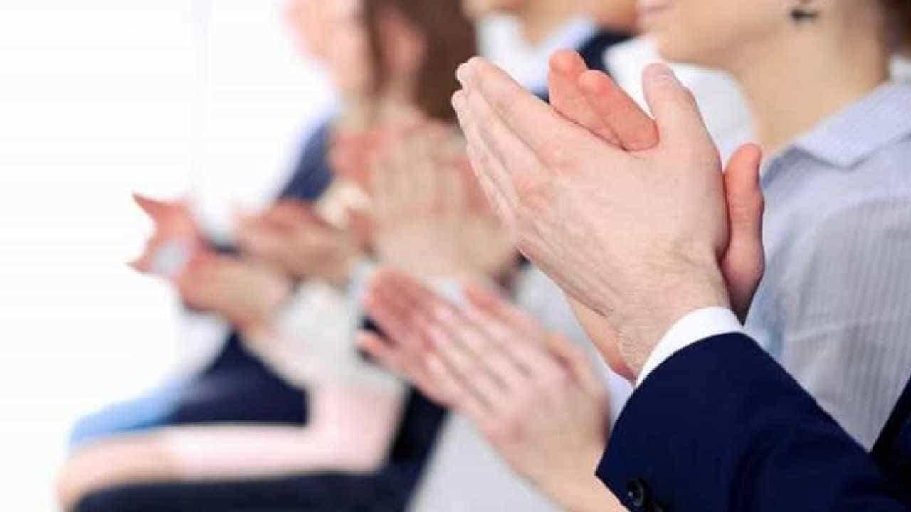 Clapping Benefits: ಚಪ್ಪಾಳೆ ತಟ್ಟುವುದರಿಂದ ಈ 5 ಆರೋಗ್ಯ ಸಮಸ್ಯೆಗಳನ್ನು ನೀವು ದೂರ ಮಾಡಬಹುದು Clapping Benefits: ಚಪ್ಪಾಳೆ ತಟ್ಟುವುದರಿಂದ ಈ 5 ಆರೋಗ್ಯ ಸಮಸ್ಯೆಗಳನ್ನು ನೀವು ದೂರ ಮಾಡಬಹುದು