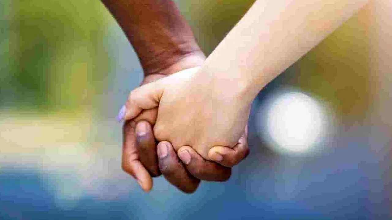 Relationship: ಸಂಬಂಧವನ್ನು ಗಟ್ಟಿಗೊಳಿಸಲು ಕೃತಜ್ಞತಾ ಭಾವ ಹೇಗೆ ಸಹಾಯ ಮಾಡುತ್ತೆ ಗೊತ್ತಾ? ತಜ್ಞರ ಸಲಹೆಗಳು ಇಲ್ಲಿವೆ Relationship: ಸಂಬಂಧವನ್ನು ಗಟ್ಟಿಗೊಳಿಸಲು ಕೃತಜ್ಞತಾ ಭಾವ ಹೇಗೆ ಸಹಾಯ ಮಾಡುತ್ತೆ ಗೊತ್ತಾ? ತಜ್ಞರ ಸಲಹೆಗಳು ಇಲ್ಲಿವೆ
