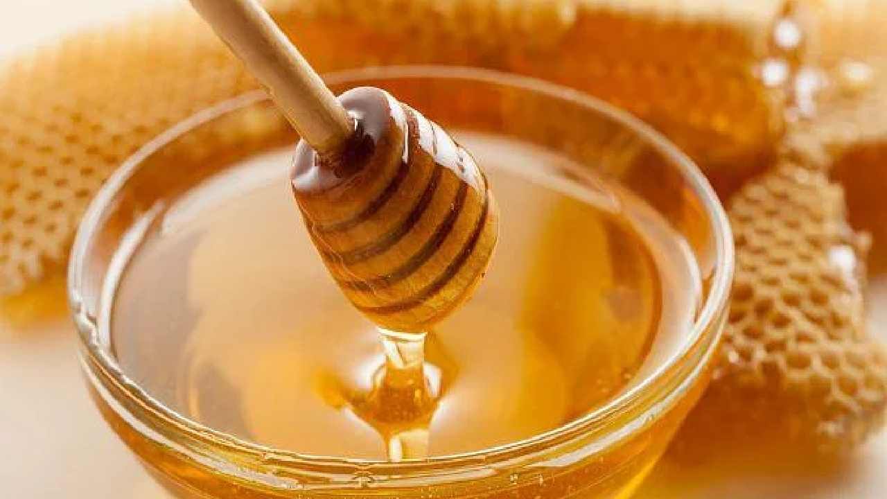 Honey Benefits: ಚಳಿಗಾಲದಲ್ಲಿ ಕಾಣಿಸಿಕೊಳ್ಳುವ ಗಂಟಲು ನೋವಿಗೆ ಜೇನುತುಪ್ಪ ಪರಿಹಾರ, ಹೇಗೆ ಬಳಸಬೇಕು ತಿಳಿಯಿರಿ