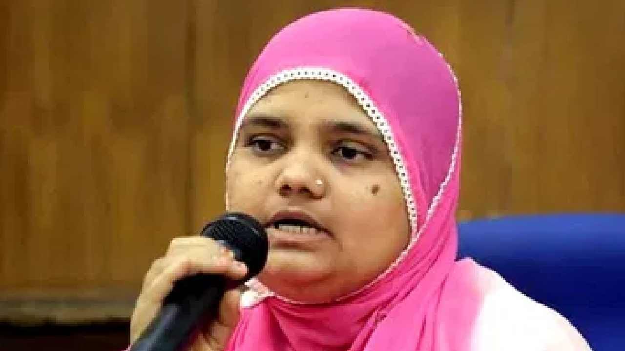 Bilkis Bano Case: ಅತ್ಯಾಚಾರ ಅಪರಾಧಿಗಳ ಬಿಡುಗಡೆ ಆದೇಶ ಮರುಪರಿಶೀಲಿಸುವಂತೆ ಕೋರಿ ಬಿಲ್ಕಿಸ್ ಬಾನು ಸುಪ್ರೀಂಗೆ ಸಲ್ಲಿಸಿದ್ದ ಅರ್ಜಿ ವಜಾ