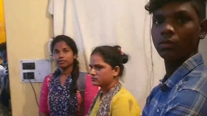 ತುಮಕೂರಿನಲ್ಲಿ ಕ್ರೈಸ್ತ ಮಿಷನರಿಗಳ ಮತಾಂತರ ಜಾಲ ಪತ್ತೆ: ಹಿಂದೂ ದೇವರುಗಳ ಬಗ್ಗೆ ಅವಮಾನ ಆರೋಪ ತುಮಕೂರಿನಲ್ಲಿ ಕ್ರೈಸ್ತ ಮಿಷನರಿಗಳ ಮತಾಂತರ ಜಾಲ ಪತ್ತೆ: ಹಿಂದೂ ದೇವರುಗಳ ಬಗ್ಗೆ ಅವಮಾನ ಆರೋಪ