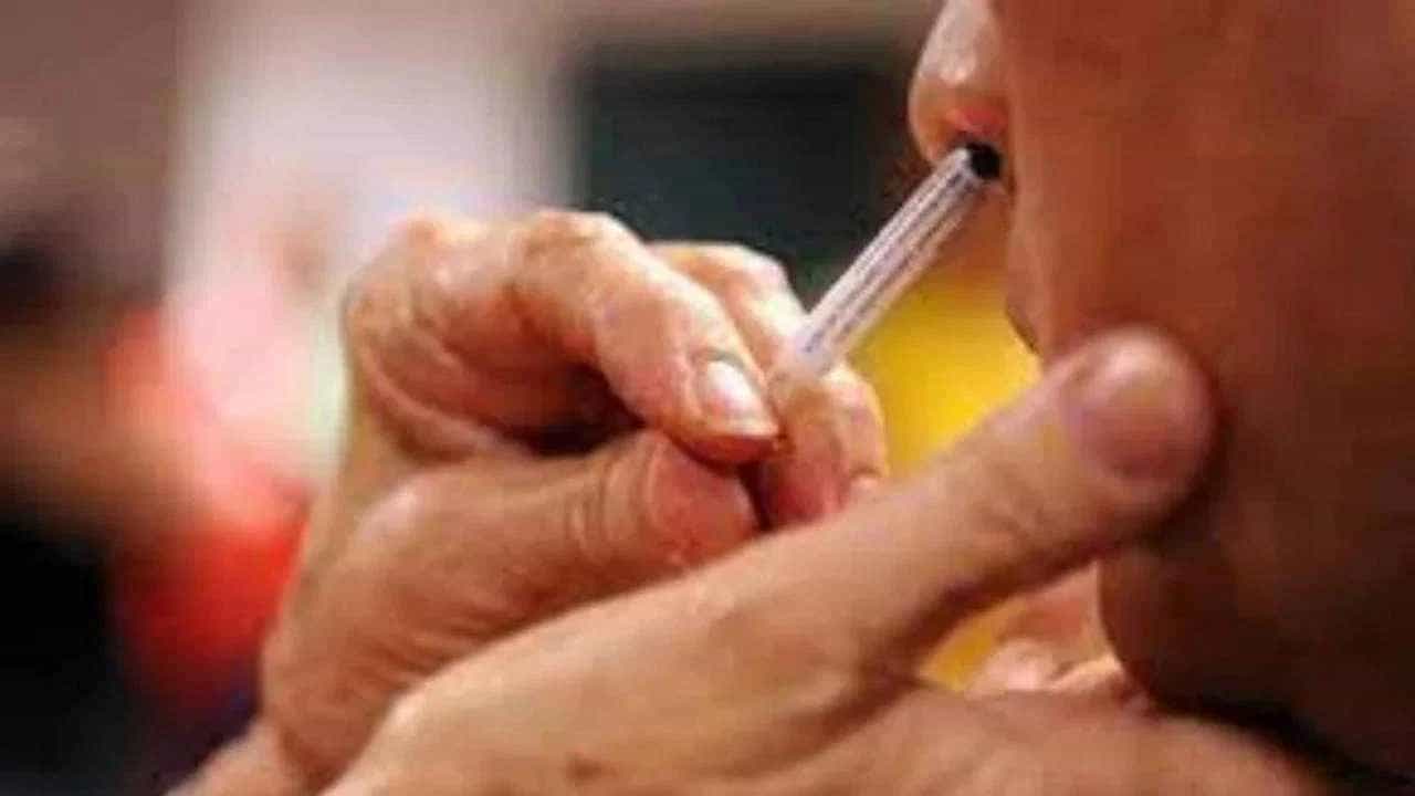 Nasal Covid Vaccine: ಮೂಗಿನ ಮೂಲಕ ಹಾಕುವ ಕೊರೊನಾ ಲಸಿಕೆಗೆ ಕೇಂದ್ರ ಸರ್ಕಾರದ ಅನುಮೋದನೆ Nasal Covid Vaccine: ಮೂಗಿನ ಮೂಲಕ ಹಾಕುವ ಕೊರೊನಾ ಲಸಿಕೆಗೆ ಕೇಂದ್ರ ಸರ್ಕಾರದ ಅನುಮೋದನೆ