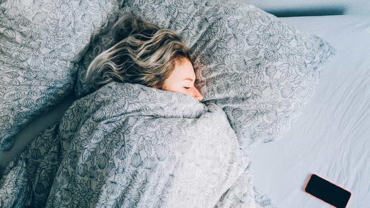 Winter Sleeping: ಚಳಿಗಾಲದಲ್ಲಿ ನೀವು ಜಾಸ್ತಿ ನಿದ್ರಿಸುತ್ತೀರಾ, ಹಾಗಾದರೆ ನಿಮಗೆ ಈ ಸಮಸ್ಯೆಗಳು ಕಾಡಬಹುದು Winter Sleeping: ಚಳಿಗಾಲದಲ್ಲಿ ನೀವು ಜಾಸ್ತಿ ನಿದ್ರಿಸುತ್ತೀರಾ, ಹಾಗಾದರೆ ನಿಮಗೆ ಈ ಸಮಸ್ಯೆಗಳು ಕಾಡಬಹುದು