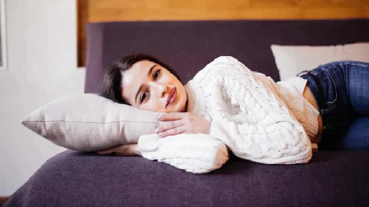 Sweater Side Effects: ಸ್ವೆಟರ್ ಹಾಕಿಕೊಂಡು ಮಲಗುವುದರಿಂದ ಆರೋಗ್ಯಕ್ಕಾಗುವ ದುಷ್ಪರಿಣಾಮಗಳೇನು ತಿಳಿಯಿರಿ Sweater Side Effects: ಸ್ವೆಟರ್ ಹಾಕಿಕೊಂಡು ಮಲಗುವುದರಿಂದ ಆರೋಗ್ಯಕ್ಕಾಗುವ ದುಷ್ಪರಿಣಾಮಗಳೇನು ತಿಳಿಯಿರಿ