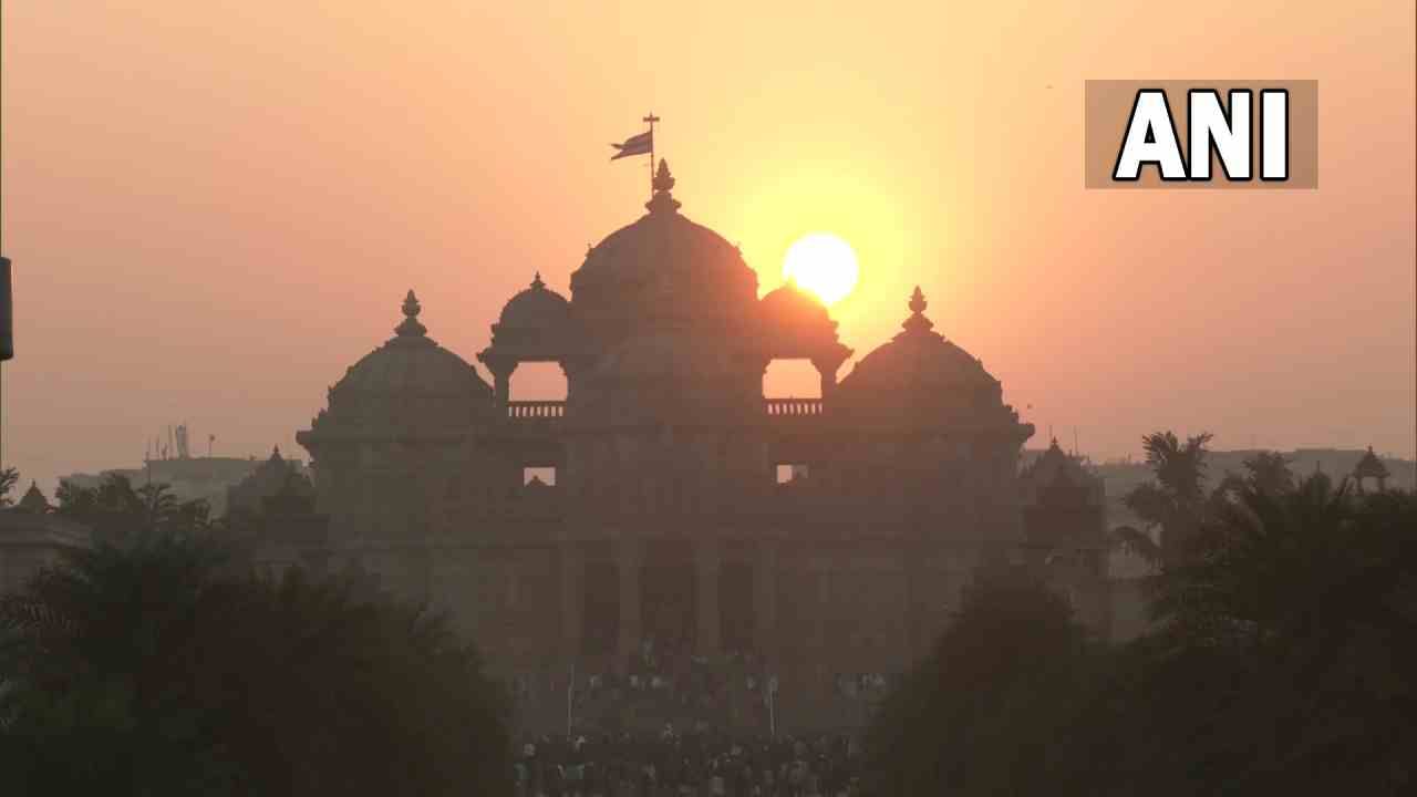 ದೆಹಲಿಯ ಅಕ್ಷರಧಾಮ ದೇವಾಲಯದ ಮೇಲೆ ಭಾಸ್ಕರ ಕಂಡಿದ್ದು