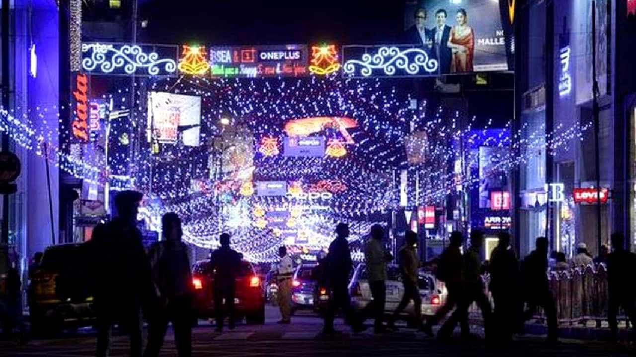 Bengaluru New Year: ಪಾರ್ಟಿ ಮೂಡ್ನಲ್ಲಿ ಟೆರೆಸ್ ಮೇಲೆ ಹೋಗುವಂತಿಲ್ಲ, ಪೊಲೀಸರ ಮತ್ತೊಂದು ಸೂಚನೆ Bengaluru New Year: ಪಾರ್ಟಿ ಮೂಡ್ನಲ್ಲಿ ಟೆರೆಸ್ ಮೇಲೆ ಹೋಗುವಂತಿಲ್ಲ, ಪೊಲೀಸರ ಮತ್ತೊಂದು ಸೂಚನೆ