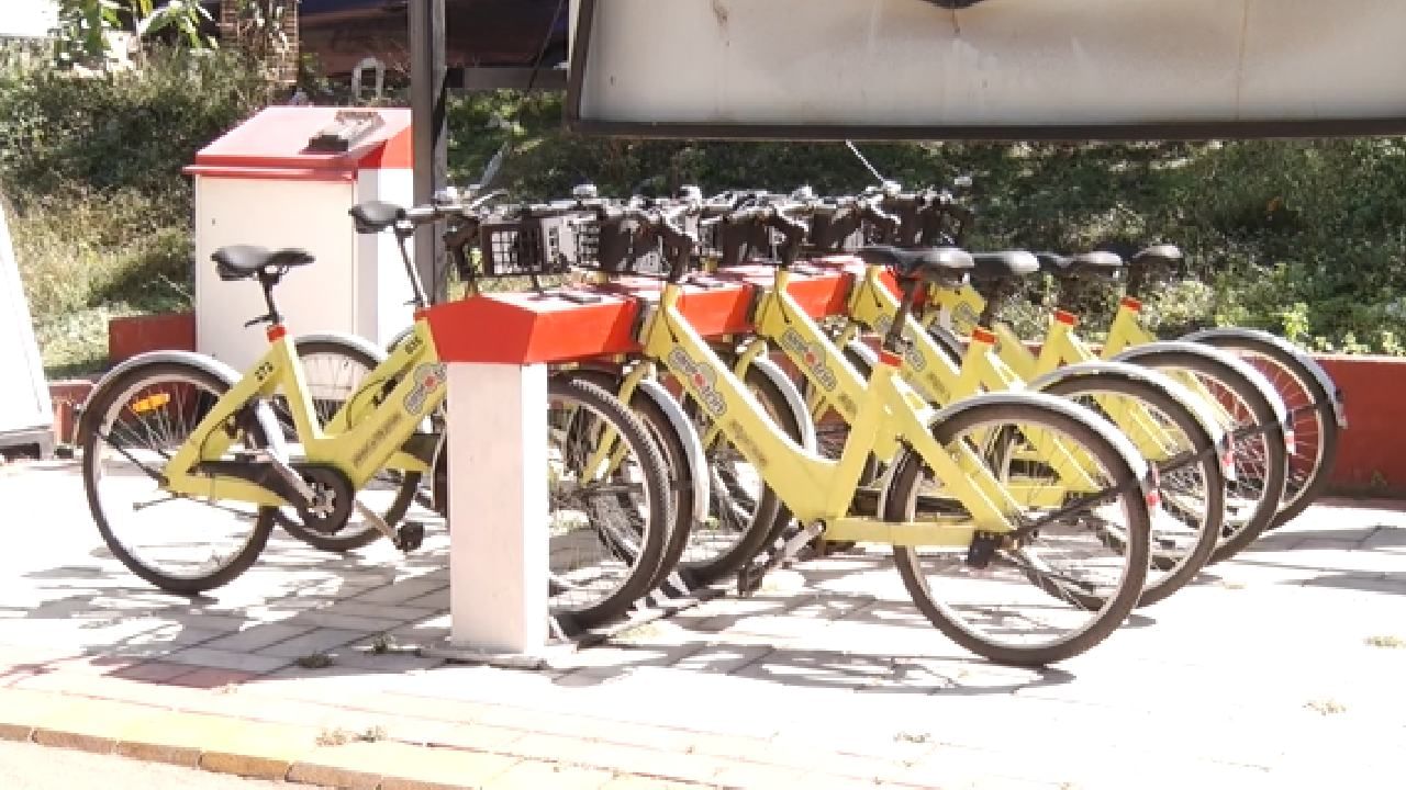 Trin Trin Bicycle: ಸಾಂಸ್ಕೃತಿಕ ನಗರಿ ಮೈಸೂರಿನ ಟ್ರಿಣ್ ಟ್ರಿಣ್ ಯೋಜನೆಗೆ ಮನಸೋತ ಪ್ರವಾಸಿಗರು: ಪ್ರತ್ಯೇಕ ಟ್ರ್ಯಾಕ್ ನಿರ್ಮಾಣಕ್ಕೆ ಪಾಲಿಕೆ ಚಿಂತನೆ Trin Trin Bicycle: ಸಾಂಸ್ಕೃತಿಕ ನಗರಿ ಮೈಸೂರಿನ ಟ್ರಿಣ್ ಟ್ರಿಣ್ ಯೋಜನೆಗೆ ಮನಸೋತ ಪ್ರವಾಸಿಗರು: ಪ್ರತ್ಯೇಕ ಟ್ರ್ಯಾಕ್ ನಿರ್ಮಾಣಕ್ಕೆ ಪಾಲಿಕೆ ಚಿಂತನೆ
