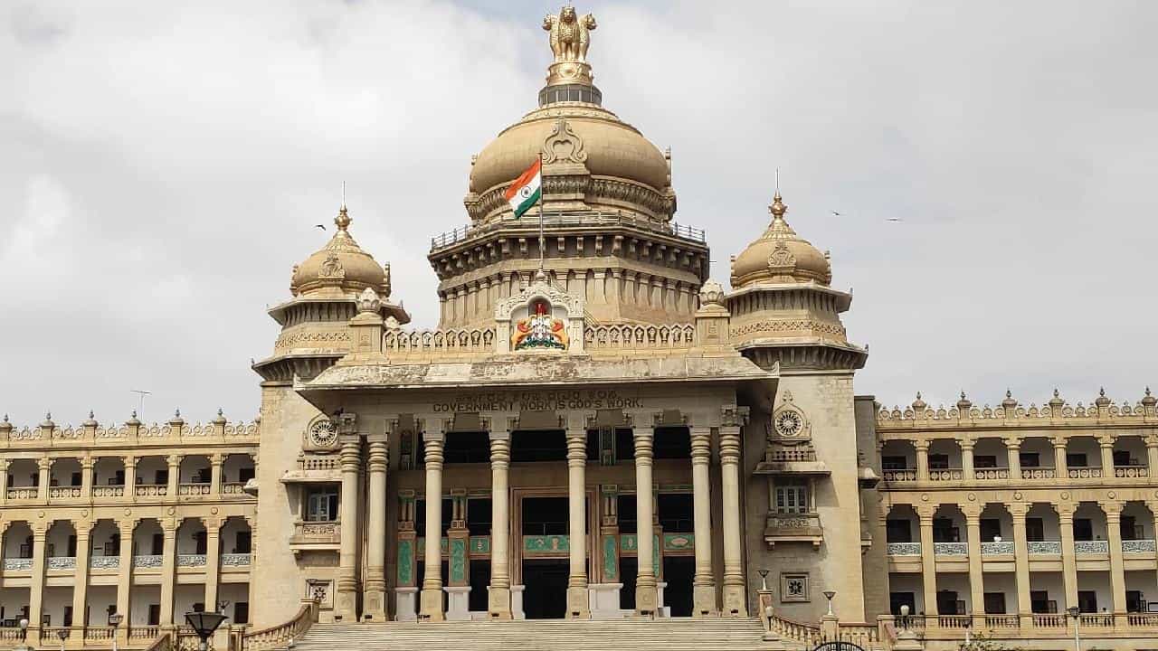 ಗ್ರಾ.ಪಂ. ಅಧ್ಯಕ್ಷರು, ಉಪಾಧ್ಯಕ್ಷರು, ಸದಸ್ಯರ ಗೌರವಧನ ಹೆಚ್ಚಳ: ರಾಜ್ಯ ಸರ್ಕಾರ ಆದೇಶ ಗ್ರಾ.ಪಂ. ಅಧ್ಯಕ್ಷರು, ಉಪಾಧ್ಯಕ್ಷರು, ಸದಸ್ಯರ ಗೌರವಧನ ಹೆಚ್ಚಳ: ರಾಜ್ಯ ಸರ್ಕಾರ ಆದೇಶ