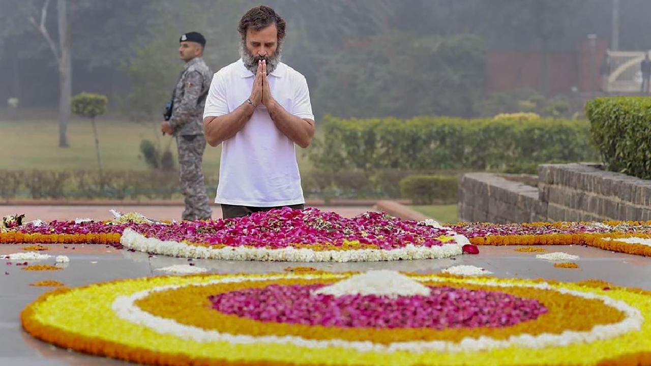 ದೆಹಲಿಯ ಕೊರೆಯುವ ಚಳಿಯಲ್ಲಿ ಟೀ ಶರ್ಟ್ನಲ್ಲಿ ಓಡಾಡಿದ ರಾಹುಲ್ ಗಾಂಧಿ: ಇದರ ಹಿಂದಿದೆ ವೈಜ್ಞಾನಿಕ ಕಾರಣ ದೆಹಲಿಯ ಕೊರೆಯುವ ಚಳಿಯಲ್ಲಿ ಟೀ ಶರ್ಟ್ನಲ್ಲಿ ಓಡಾಡಿದ ರಾಹುಲ್ ಗಾಂಧಿ: ಇದರ ಹಿಂದಿದೆ ವೈಜ್ಞಾನಿಕ ಕಾರಣ