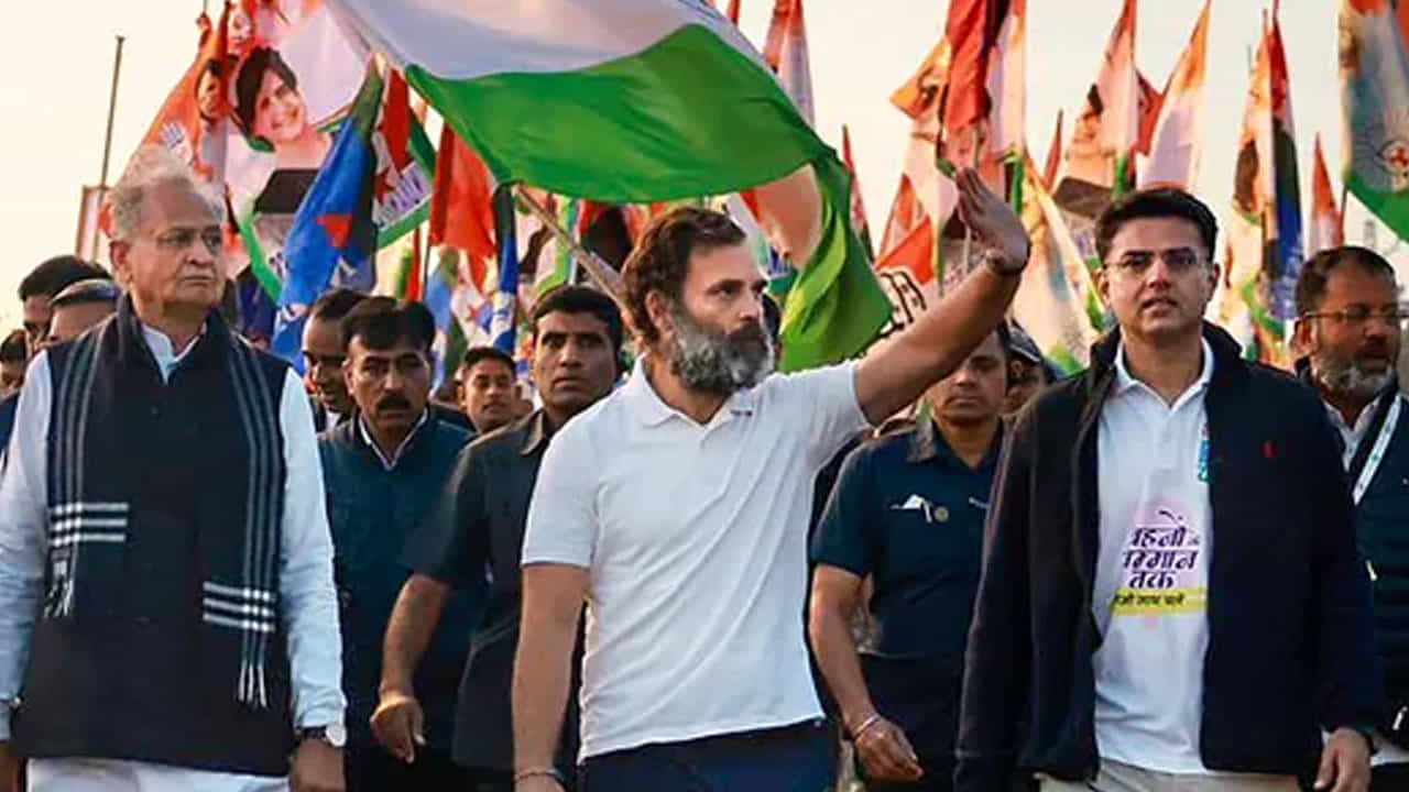 ಭಾರತ ಜೋಡೋ ಯಾತ್ರೆಯಲ್ಲಿ ಸಚಿನ್ ಪೈಲಟ್ ರಾಜಸ್ಥಾನ ಸಿಎಂ ಆಗಲಿ ಎಂದು ಘೋಷಣೆ ಕೂಗಿದ ಕಾರ್ಯಕರ್ತರು ಭಾರತ ಜೋಡೋ ಯಾತ್ರೆಯಲ್ಲಿ ಸಚಿನ್ ಪೈಲಟ್ ರಾಜಸ್ಥಾನ ಸಿಎಂ ಆಗಲಿ ಎಂದು ಘೋಷಣೆ ಕೂಗಿದ ಕಾರ್ಯಕರ್ತರು