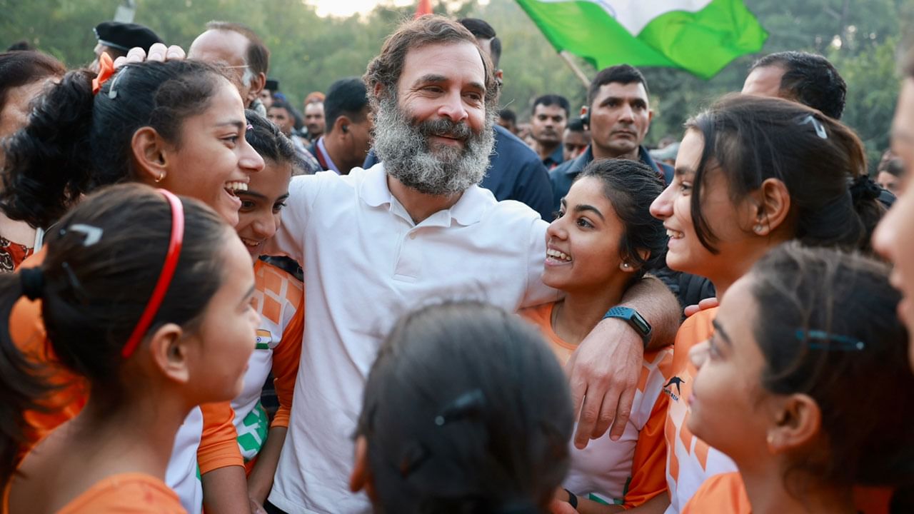 ಕೋವಿಡ್ ನಿಯಮ ಪಾಲಿಸಿ ಇಲ್ಲವೇ ಭಾರತ್ ಜೋಡೋ ಯಾತ್ರೆ ನಿಲ್ಲಿಸಿ: ರಾಹುಲ್ ಗಾಂಧಿಗೆ ಕೇಂದ್ರ ಆರೋಗ್ಯ ಸಚಿವರ ಪತ್ರ ಕೋವಿಡ್ ನಿಯಮ ಪಾಲಿಸಿ ಇಲ್ಲವೇ ಭಾರತ್ ಜೋಡೋ ಯಾತ್ರೆ ನಿಲ್ಲಿಸಿ: ರಾಹುಲ್ ಗಾಂಧಿಗೆ ಕೇಂದ್ರ ಆರೋಗ್ಯ ಸಚಿವರ ಪತ್ರ