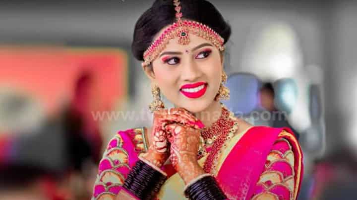 ಹಾಸನ:ಮೊನ್ನೆಯಷ್ಟೇ ಮದುವೆಯಾಗಿದ್ದ ಚನ್ನರಾಯಪಟ್ಟಣದ ಯುವತಿ ವರದಕ್ಷಿಣೆ ಕಿರುಕುಳ ತಾಳದೆ ಆತ್ಮಹತ್ಯೆ ಮಾಡಿಕೊಂಡಳೇ? ಹಾಸನ:ಮೊನ್ನೆಯಷ್ಟೇ ಮದುವೆಯಾಗಿದ್ದ ಚನ್ನರಾಯಪಟ್ಟಣದ ಯುವತಿ ವರದಕ್ಷಿಣೆ ಕಿರುಕುಳ ತಾಳದೆ ಆತ್ಮಹತ್ಯೆ ಮಾಡಿಕೊಂಡಳೇ?