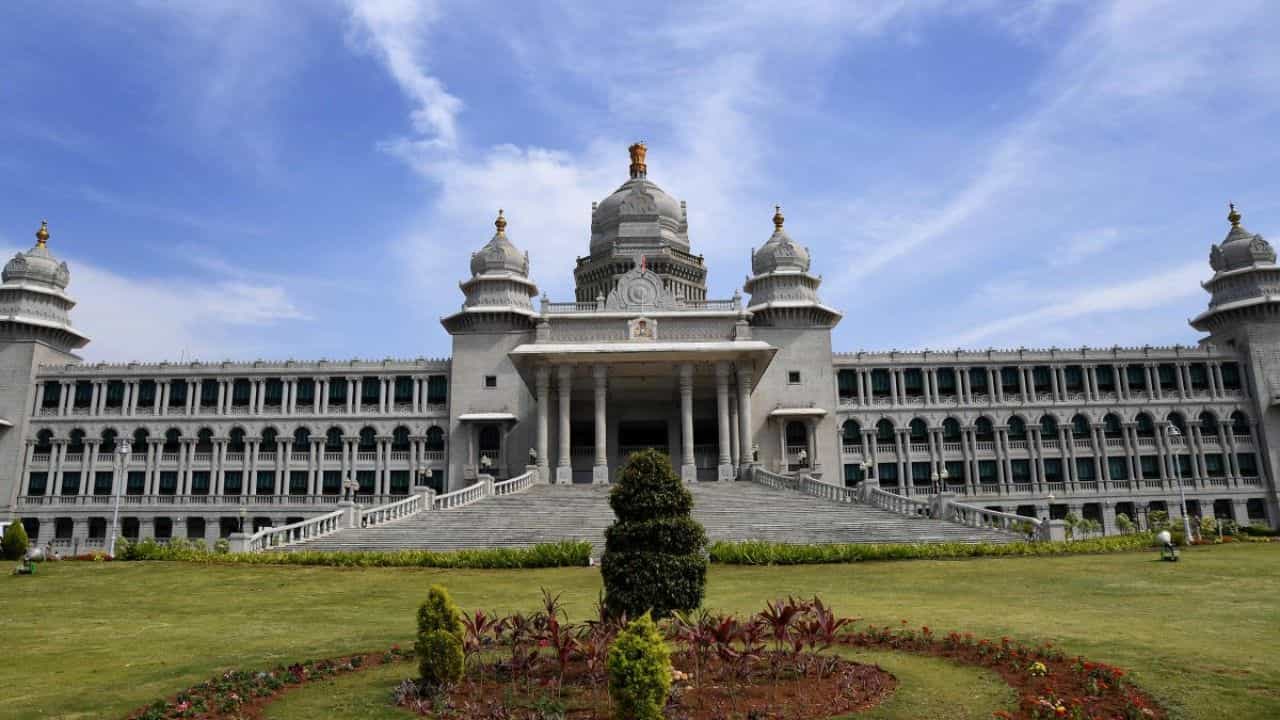 Belagavi Session: ಎರಡು ಮನೆಗಳಲ್ಲೂ ಭೂಕಂದಾಯ 2ನೇ ತಿದ್ದುಪಡಿ ವಿಧೇಯಕ ಅಂಗಿಕಾರ: ಕಾಯ್ದೆಯಾಗಲು ಇನ್ನೊಂದೆಜ್ಜೆ ಬಾಕಿ Belagavi Session: ಎರಡು ಮನೆಗಳಲ್ಲೂ ಭೂಕಂದಾಯ 2ನೇ ತಿದ್ದುಪಡಿ ವಿಧೇಯಕ ಅಂಗಿಕಾರ: ಕಾಯ್ದೆಯಾಗಲು ಇನ್ನೊಂದೆಜ್ಜೆ ಬಾಕಿ