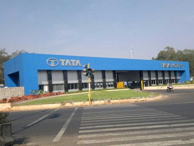 Tata Motors Price Hike: ಜನವರಿಯಿಂದ ದುಬಾರಿಯಾಗಲಿವೆ ಟಾಟಾ ಮೋಟರ್ಸ್ ವಾಣಿಜ್ಯ ವಾಹನಗಳು Tata Motors Price Hike: ಜನವರಿಯಿಂದ ದುಬಾರಿಯಾಗಲಿವೆ ಟಾಟಾ ಮೋಟರ್ಸ್ ವಾಣಿಜ್ಯ ವಾಹನಗಳು