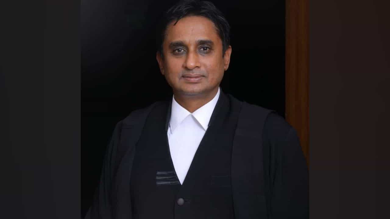 ವಕೀಲರ ರಕ್ಷಣಾ ಕಾಯ್ದೆ ಜಾರಿಗೆ ಆಗ್ರಹ: ಚಳಿಗಾಲದ ಅಧಿವೇಶನದಲ್ಲಿ ಬಿಲ್ ಮಂಡಿಸದಿದ್ದಲ್ಲಿ ಬೆಳಗಾವಿ ಚಲೋ - ವಿವೇಕ ಸುಬ್ಬಾರೆಡ್ಡಿ ವಕೀಲರ ರಕ್ಷಣಾ ಕಾಯ್ದೆ ಜಾರಿಗೆ ಆಗ್ರಹ: ಚಳಿಗಾಲದ ಅಧಿವೇಶನದಲ್ಲಿ ಬಿಲ್ ಮಂಡಿಸದಿದ್ದಲ್ಲಿ ಬೆಳಗಾವಿ ಚಲೋ - ವಿವೇಕ ಸುಬ್ಬಾರೆಡ್ಡಿ