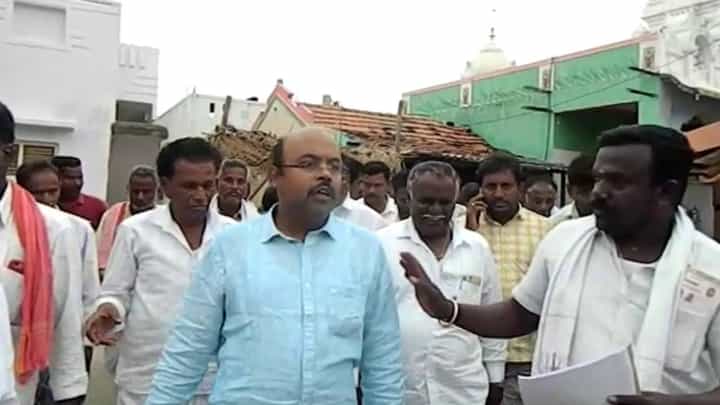 ವರುಣ ಕ್ಷೇತ್ರದಿಂದ ಸಿದ್ದರಾಮಯ್ಯ ಸ್ಪರ್ಧೆ? ಕ್ಷೇತ್ರ ಸಂಚರಿಸಿ ಜನರ ಸಮಸ್ಯೆ ಆಲಿಸುತ್ತಿರುವ ಶಾಸಕ ಡಾ ಯತೀಂದ್ರ ವರುಣ ಕ್ಷೇತ್ರದಿಂದ ಸಿದ್ದರಾಮಯ್ಯ ಸ್ಪರ್ಧೆ? ಕ್ಷೇತ್ರ ಸಂಚರಿಸಿ ಜನರ ಸಮಸ್ಯೆ ಆಲಿಸುತ್ತಿರುವ ಶಾಸಕ ಡಾ ಯತೀಂದ್ರ