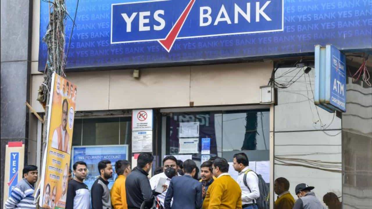 Yes Bank FD Rates: ಯೆಸ್ ಬ್ಯಾಂಕ್ ಎಫ್ಡಿ ದರ ಪರಿಷ್ಕರಣೆ; ಹಿರಿಯ ನಾಗರಿಕರಿಗೆ ಶೇ 7.50ರ ವರೆಗೆ ಸಿಗಲಿದೆ ಬಡ್ಡಿ Yes Bank FD Rates: ಯೆಸ್ ಬ್ಯಾಂಕ್ ಎಫ್ಡಿ ದರ ಪರಿಷ್ಕರಣೆ; ಹಿರಿಯ ನಾಗರಿಕರಿಗೆ ಶೇ 7.50ರ ವರೆಗೆ ಸಿಗಲಿದೆ ಬಡ್ಡಿ