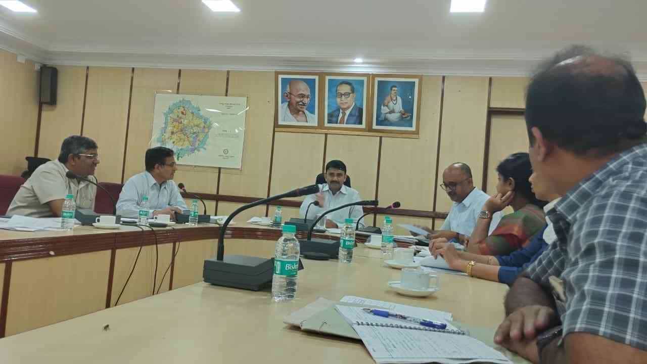 ನಾಡಪ್ರಭು ಕೆಂಪೇಗೌಡ ಬಡಾವಣೆಯ ಮೂಲ ಸೌಕರ್ಯ ಕಾಮಗಾರಿಗಳಿಗೆ ವೇಗ ನೀಡಲು ಬಿಡಿಎ ಆಯುಕ್ತರ ಆದೇಶ ನಾಡಪ್ರಭು ಕೆಂಪೇಗೌಡ ಬಡಾವಣೆಯ ಮೂಲ ಸೌಕರ್ಯ ಕಾಮಗಾರಿಗಳಿಗೆ ವೇಗ ನೀಡಲು ಬಿಡಿಎ ಆಯುಕ್ತರ ಆದೇಶ