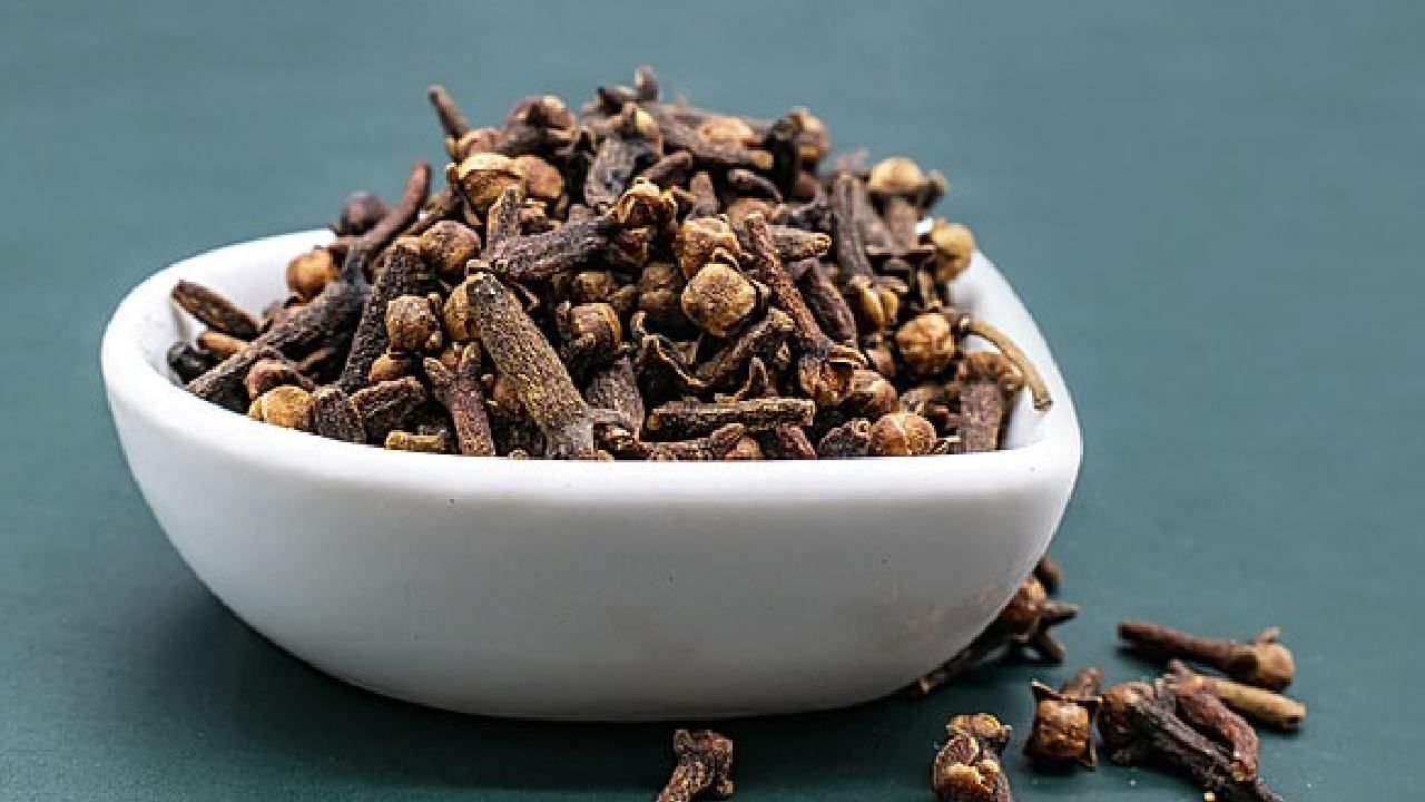 Cloves Benefits ಮಧುಮೇಹಿ ರೋಗಿಗಳಿಗೆ ಅಡುಗೆ ಮನೆಯಲ್ಲಿಯೇ ಇದೆ ರಾಮಬಾಣ Cloves