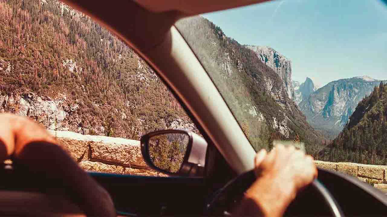 Road Trip; ಶೌಚಕ್ಕೆ ಹೋದ ಹೆಂಡತಿಯನ್ನು ಬಿಟ್ಟು ಹೋದ ಗಂಡ, ಕತ್ತಲಲ್ಲಿ 20 ಕಿ.ಮೀ ನಡೆದ ಹೆಂಡತಿ Road Trip; ಶೌಚಕ್ಕೆ ಹೋದ ಹೆಂಡತಿಯನ್ನು ಬಿಟ್ಟು ಹೋದ ಗಂಡ, ಕತ್ತಲಲ್ಲಿ 20 ಕಿ.ಮೀ ನಡೆದ ಹೆಂಡತಿ