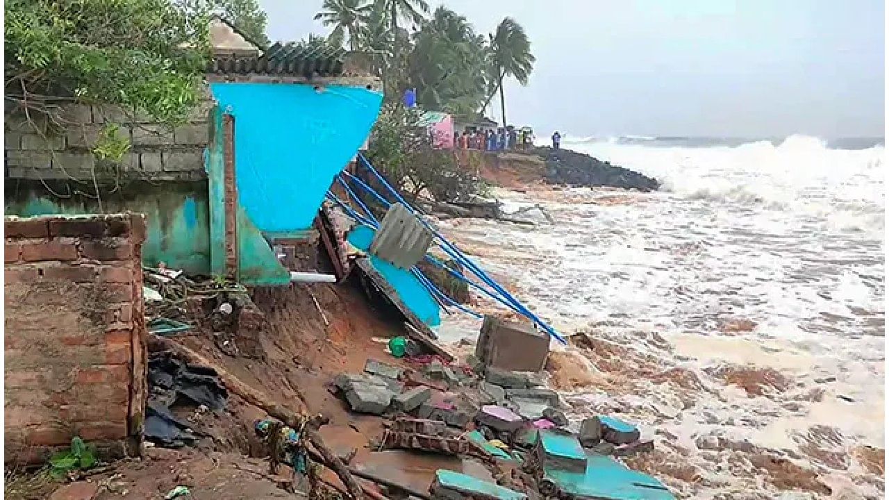 Cyclone Mandous: ತಮಿಳುನಾಡಿನಲ್ಲಿ ಮಾಂಡೌಸ್ ಚಂಡಮಾರುತದ ಭೀತಿ; ಚೆನ್ನೈನ 16 ವಿಮಾನಗಳ ಹಾರಾಟ ರದ್ದು Cyclone Mandous: ತಮಿಳುನಾಡಿನಲ್ಲಿ ಮಾಂಡೌಸ್ ಚಂಡಮಾರುತದ ಭೀತಿ; ಚೆನ್ನೈನ 16 ವಿಮಾನಗಳ ಹಾರಾಟ ರದ್ದು