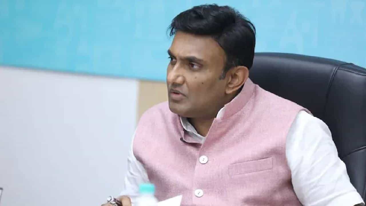 ಕಲ್ಯಾಣ ಕರ್ನಾಟಕದ ಅಭಿವೃದ್ಧಿಗೆ ಮತ್ತೊಂದು ಕೊಡುಗೆ: ಬೀದರ್ನಲ್ಲಿ ನರ್ಸಿಂಗ್ ಕೋರ್ಸ್ ಆರಂಭಿಸಲು ಆರೋಗ್ಯ ವಿವಿ ಅನುಮತಿ ಕಲ್ಯಾಣ ಕರ್ನಾಟಕದ ಅಭಿವೃದ್ಧಿಗೆ ಮತ್ತೊಂದು ಕೊಡುಗೆ: ಬೀದರ್ನಲ್ಲಿ ನರ್ಸಿಂಗ್ ಕೋರ್ಸ್ ಆರಂಭಿಸಲು ಆರೋಗ್ಯ ವಿವಿ ಅನುಮತಿ