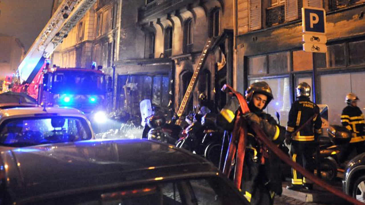 Lyon fire ಫ್ರಾನ್ಸ್ನ ಲಿವೋನ್ ಬಳಿ ಇರುವ ಕಟ್ಟಡದಲ್ಲಿ ಅಗ್ನಿ ದುರಂತ, 5 ಮಕ್ಕಳು ಸೇರಿದಂತೆ 10 ಮಂದಿ ಸಾವು Lyon fire ಫ್ರಾನ್ಸ್ನ ಲಿವೋನ್ ಬಳಿ ಇರುವ ಕಟ್ಟಡದಲ್ಲಿ ಅಗ್ನಿ ದುರಂತ, 5 ಮಕ್ಕಳು ಸೇರಿದಂತೆ 10 ಮಂದಿ ಸಾವು