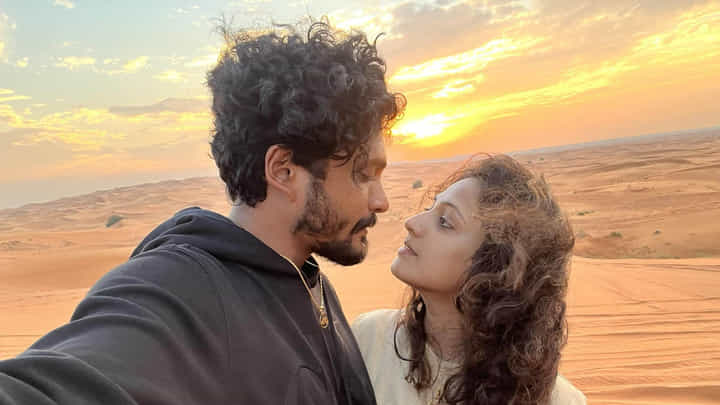ಹೊಸ ಫೋಟೋ ಹಂಚಿಕೊಂಡು ಎಂಗೇಜ್ಮೆಂಟ್ ವಿಚಾರ ಅಧಿಕೃತ ಮಾಡಿದ ವಸಿಷ್ಠ ಸಿಂಹ ಹೊಸ ಫೋಟೋ ಹಂಚಿಕೊಂಡು ಎಂಗೇಜ್ಮೆಂಟ್ ವಿಚಾರ ಅಧಿಕೃತ ಮಾಡಿದ ವಸಿಷ್ಠ ಸಿಂಹ