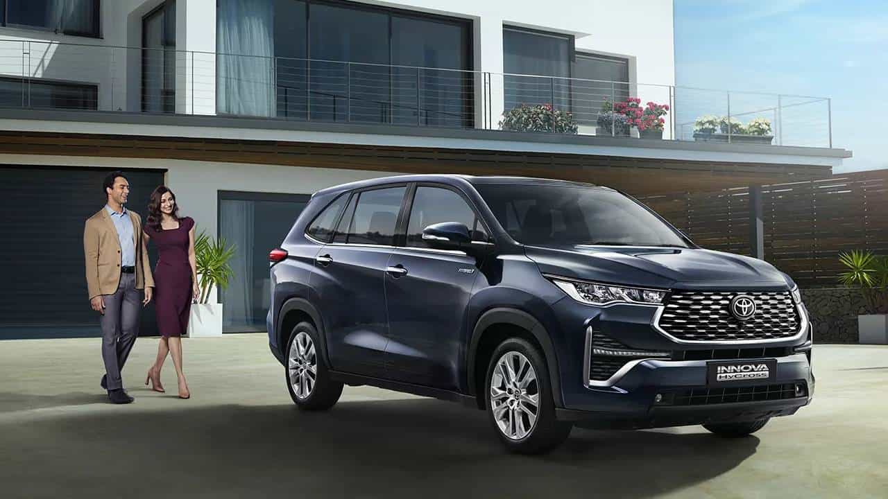 Toyota Innova Hycross: ಟೊಯೊಟಾ ಇನೋವಾ ಹೈಕ್ರಾಸ್ ಬಿಡುಗಡೆ: ಬೆಲೆ, ಫೀಚರ್ಸ್, ವೈಶಿಷ್ಟ್ಯತೆಗಳೇನು? Toyota Innova Hycross: ಟೊಯೊಟಾ ಇನೋವಾ ಹೈಕ್ರಾಸ್ ಬಿಡುಗಡೆ: ಬೆಲೆ, ಫೀಚರ್ಸ್, ವೈಶಿಷ್ಟ್ಯತೆಗಳೇನು?