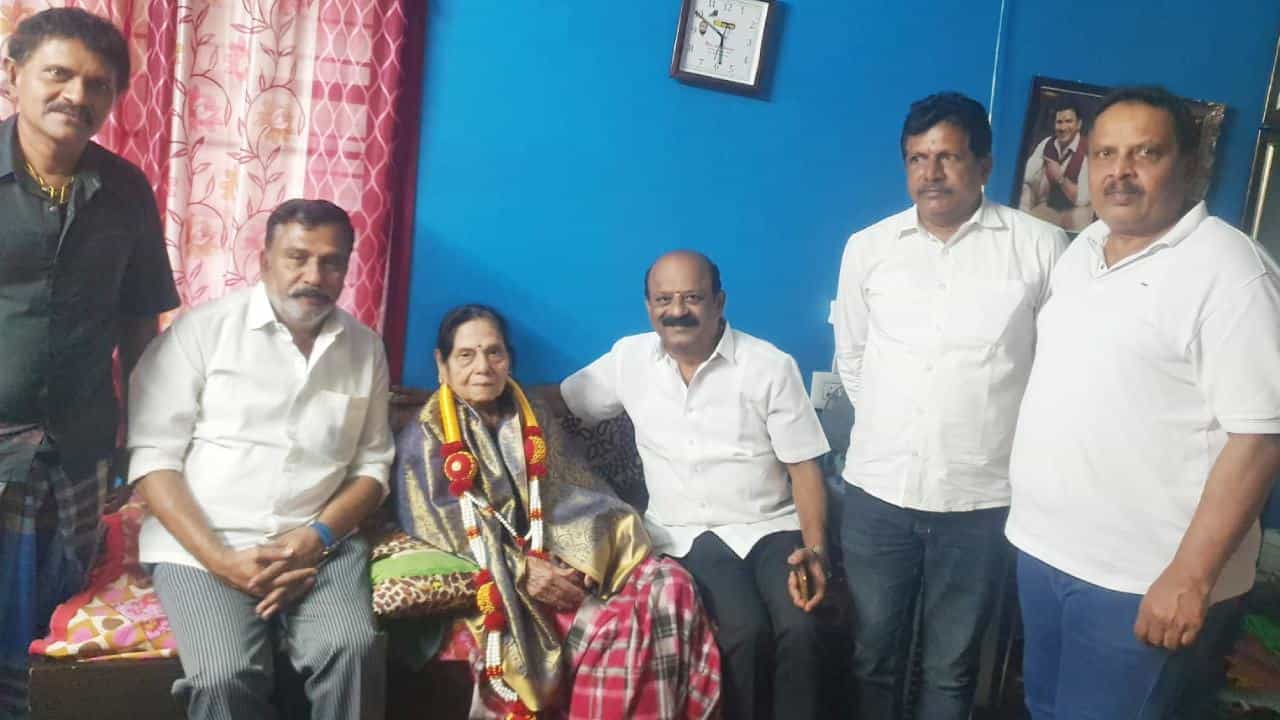ಕನ್ನಡ ಚಿತ್ರರಂಗದ ಹಿರಿಯ ನಟಿ ಲೀಲಾವತಿ ಅವರಿಗೆ ಇಂದು (ಡಿ.24) ಹುಟ್ಟುಹಬ್ಬದ ಸಂಭ್ರಮ.